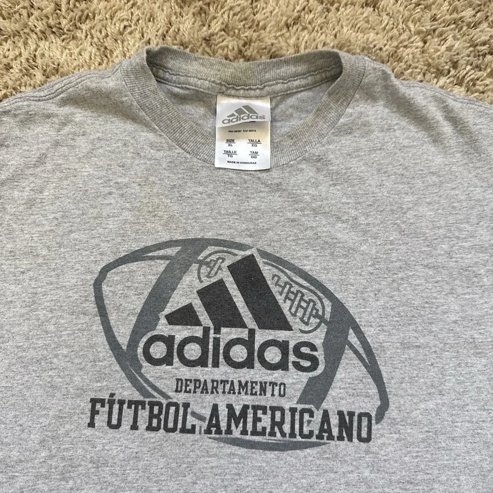 Vintage Adidas Departamento de Fútbol Americano Graphic Tee - Youth XL / Adult S